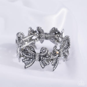 Paparazzi French Flourish - White