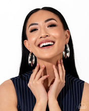 Load image into Gallery viewer, Paparazzi Gravity Generosity - Silver