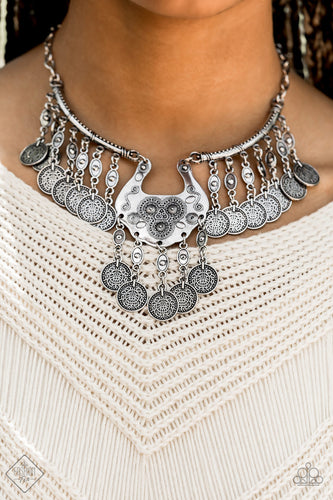 Paparazzi - Treasure Temptress Necklace