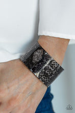 Load image into Gallery viewer, Paparazzi -Vogue Revamp - Black Bracelet