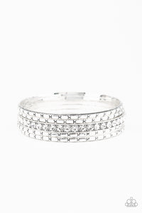 Paparazzi - Glitzy Grunge - White Bracelet