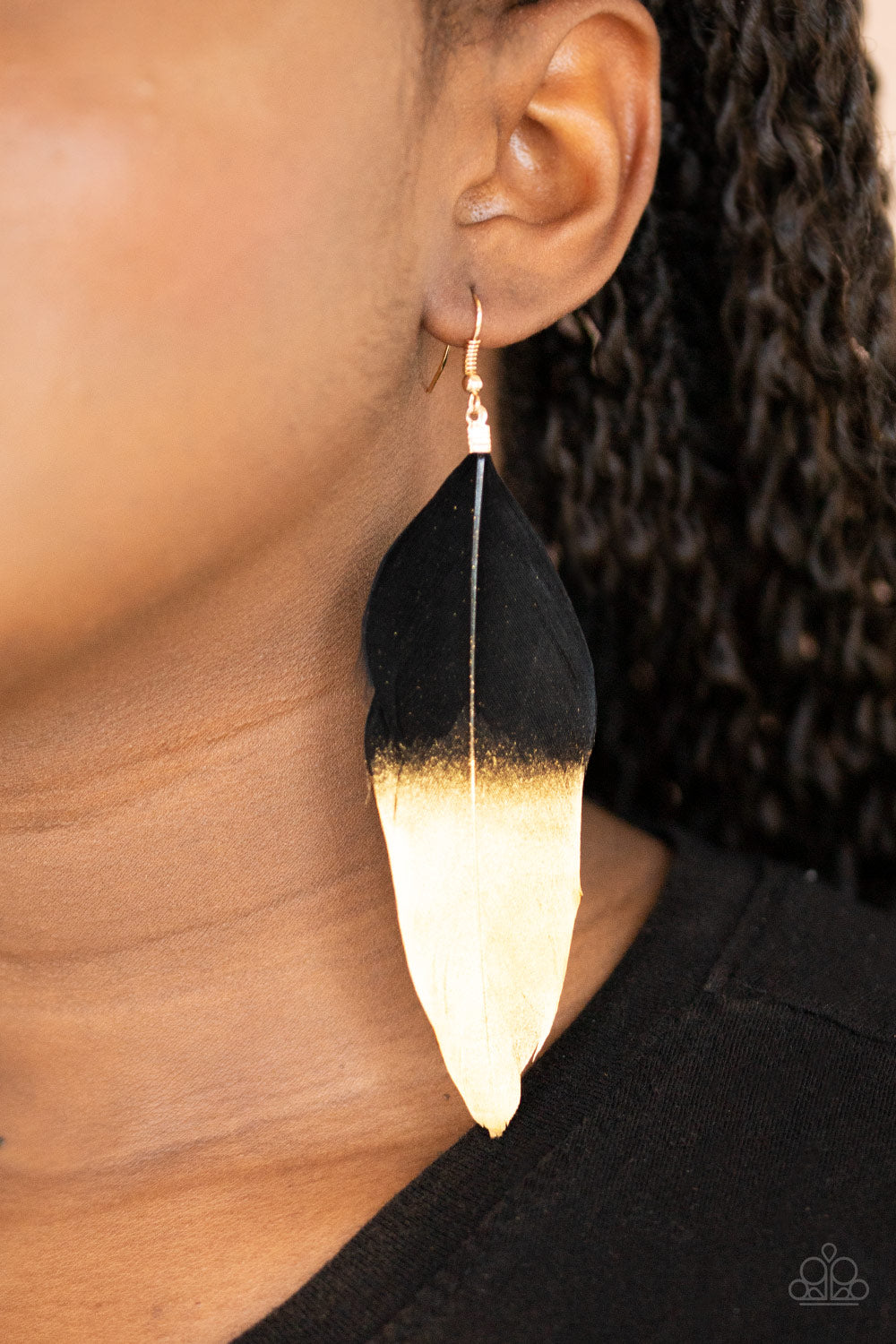Paparazzi Fleek Feathers - Black