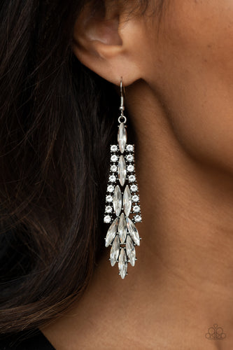Paparazzi Crown Heiress - White