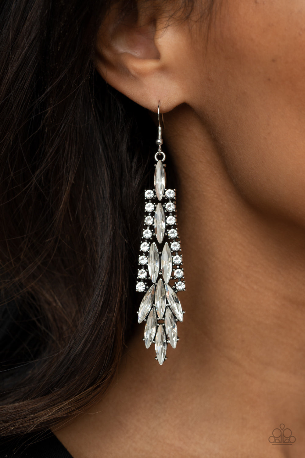 Paparazzi Crown Heiress - White