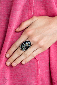 Paparazzi Glittery With Envy - Black