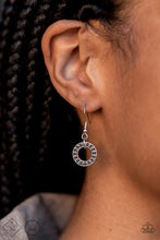 Load image into Gallery viewer, Paparazzi Rhinestone Rollout - White
