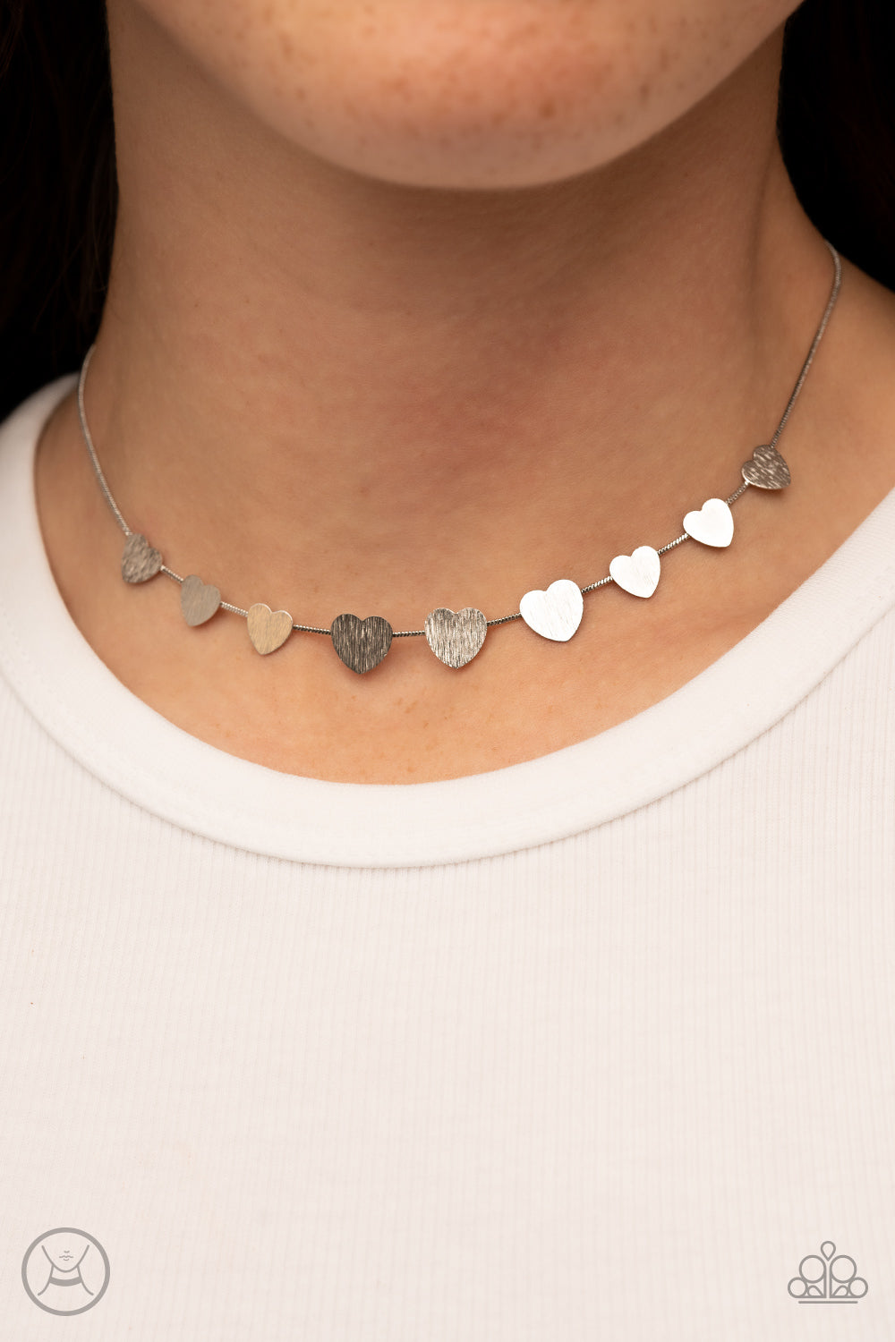 Paparazzi Dainty Desire - Silver