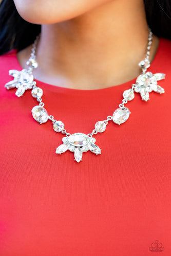 Paparazzi GLOW-trotting Twinkle - White