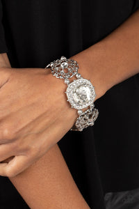 Paparazzi Gilded Gallery - White