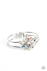 Paparazzi Chic Corsage - White