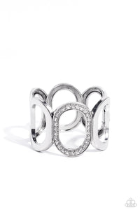Paparazzi Opulent Ovals - White